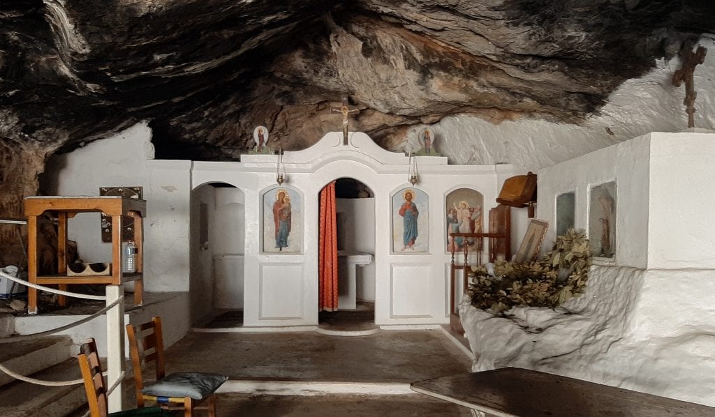 Kapel in Milatos cave