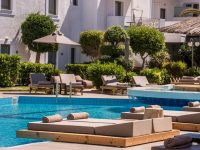 Hotel Enorme Maya Beach